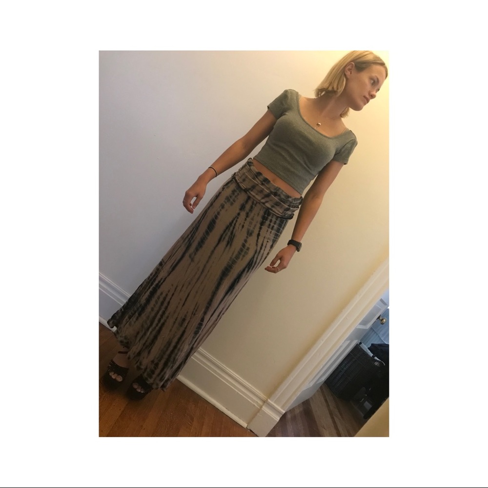 Tan/black patterned maxi skirt